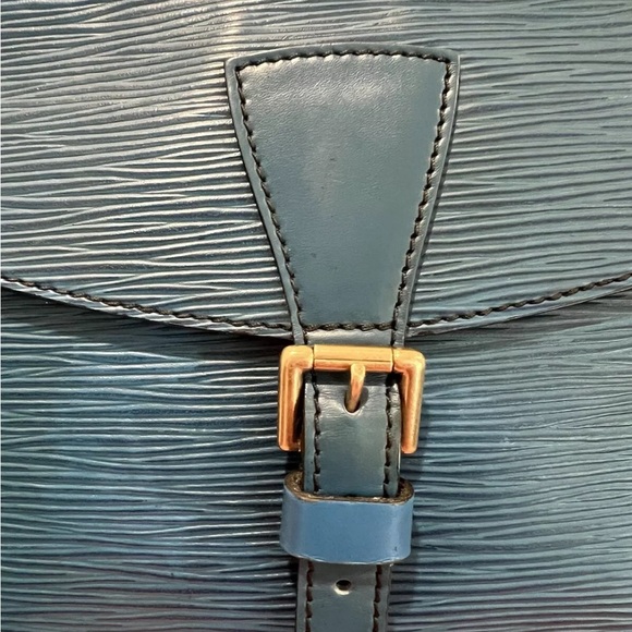 Louis Vuitton Jeune Fille Crossbody Medium In Aqua Blue - Picture 11 of 15